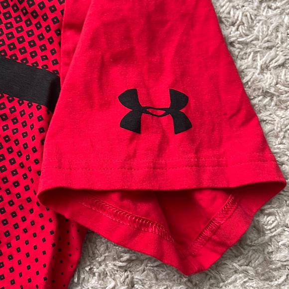 EUC Under Armour Red/Black Steph Curry SC HeatGear T-Shirt 1322799 Size 2XL - Picture 4 of 8